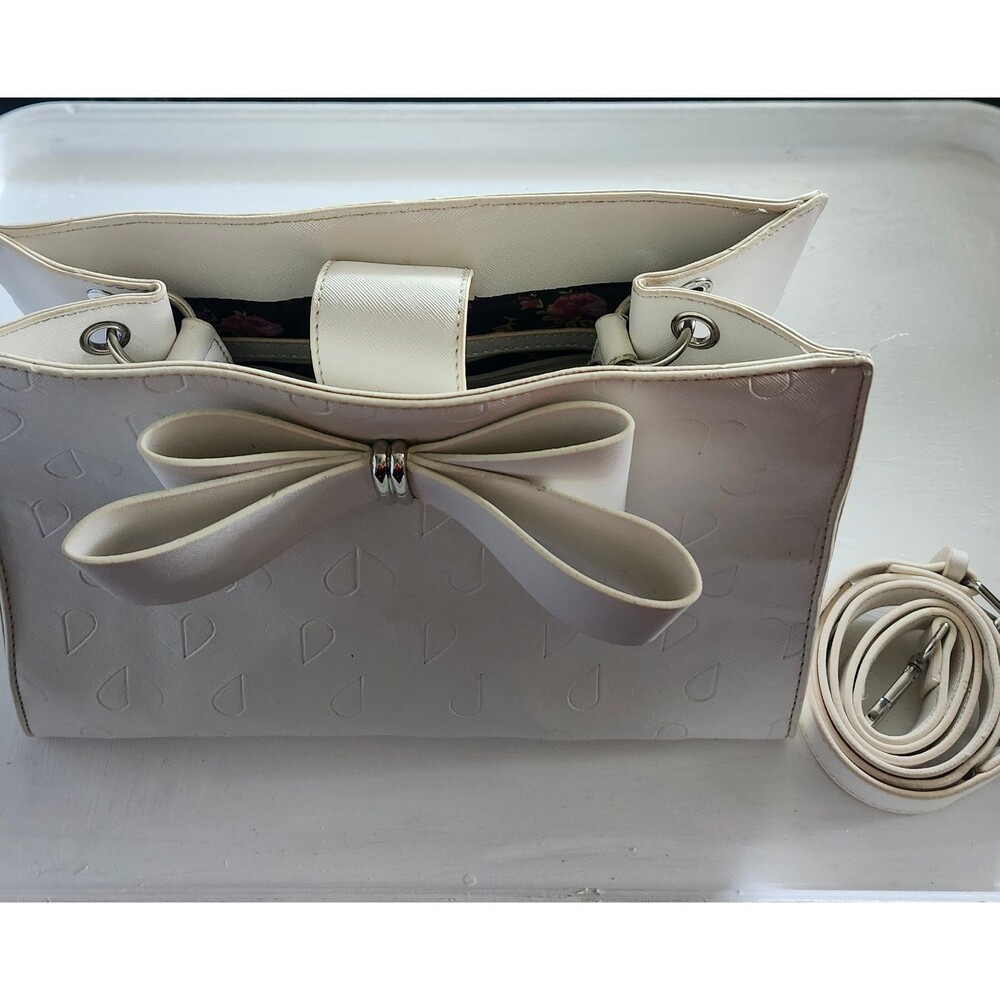 Betsey Johnson White Bow Handbag One Size